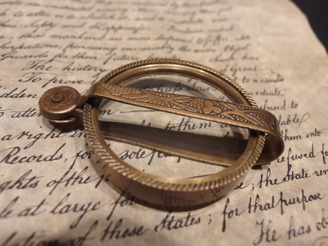 Brass Pocket Folding Optical Glass Magnifying Lens Loupe: 3" at its longest closed ...5 1/4" at its longest open Nice reproduction of an antique brass flip out Magnification glass or lens. Magnifying glasses like this were used in the 18th and 19th century d