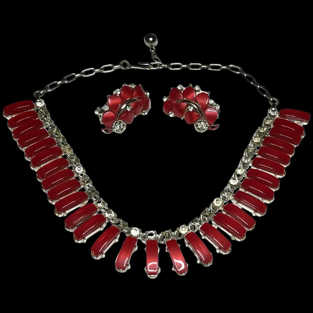Vintage Thermoset Necklace and Earring Set: Title: Vintage Thermoset Necklace and Earring Set Description: Vintage Thermoset Necklace and Earring Set Date/Period: Vintage Materials: Thermoset Size/Dimensions: Measures 16 inches- Adjustable Rese