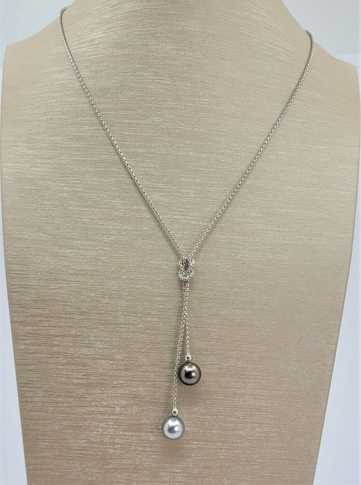 9x10mm Tahitian Pearl Drops - 925 Silver - Necklace: Title: 9x10mm Tahitian Pearl Drops - 925 Silver - Necklace Description: A popular and versatile style of necklace that will suit almost any neckline or occasion, with peacock and silvery Tahitian pear
