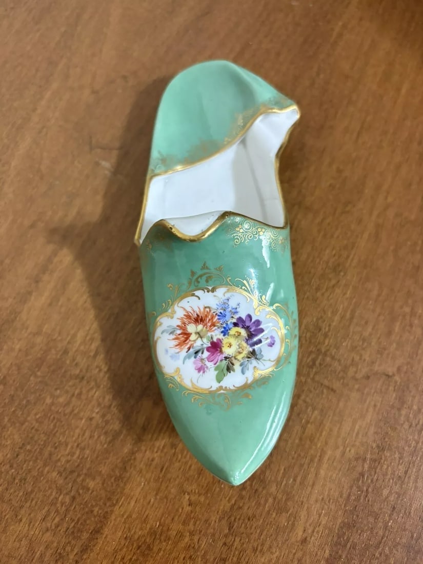 Meissen Porcelain Shoe: It measures 6 1/4” x 2 1/4” x 2 1/8” and is marked. It has no chips, cracks or repairs Shipping: Domestic: Flat-rate of $11.00 to anywhere within the contiguous U.S. International: F