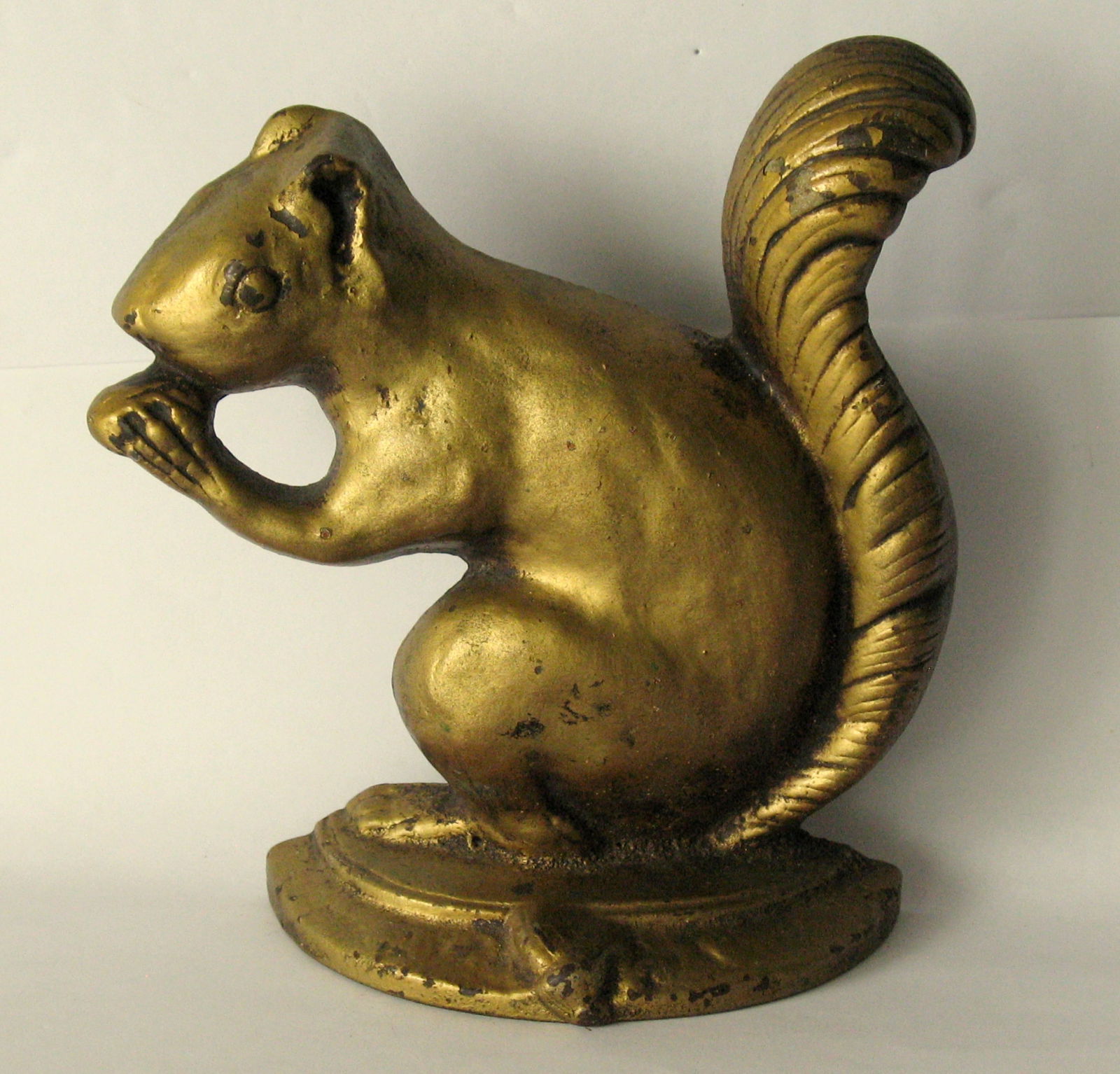 Antique cast iron squirrel door stop. (1 of 4)