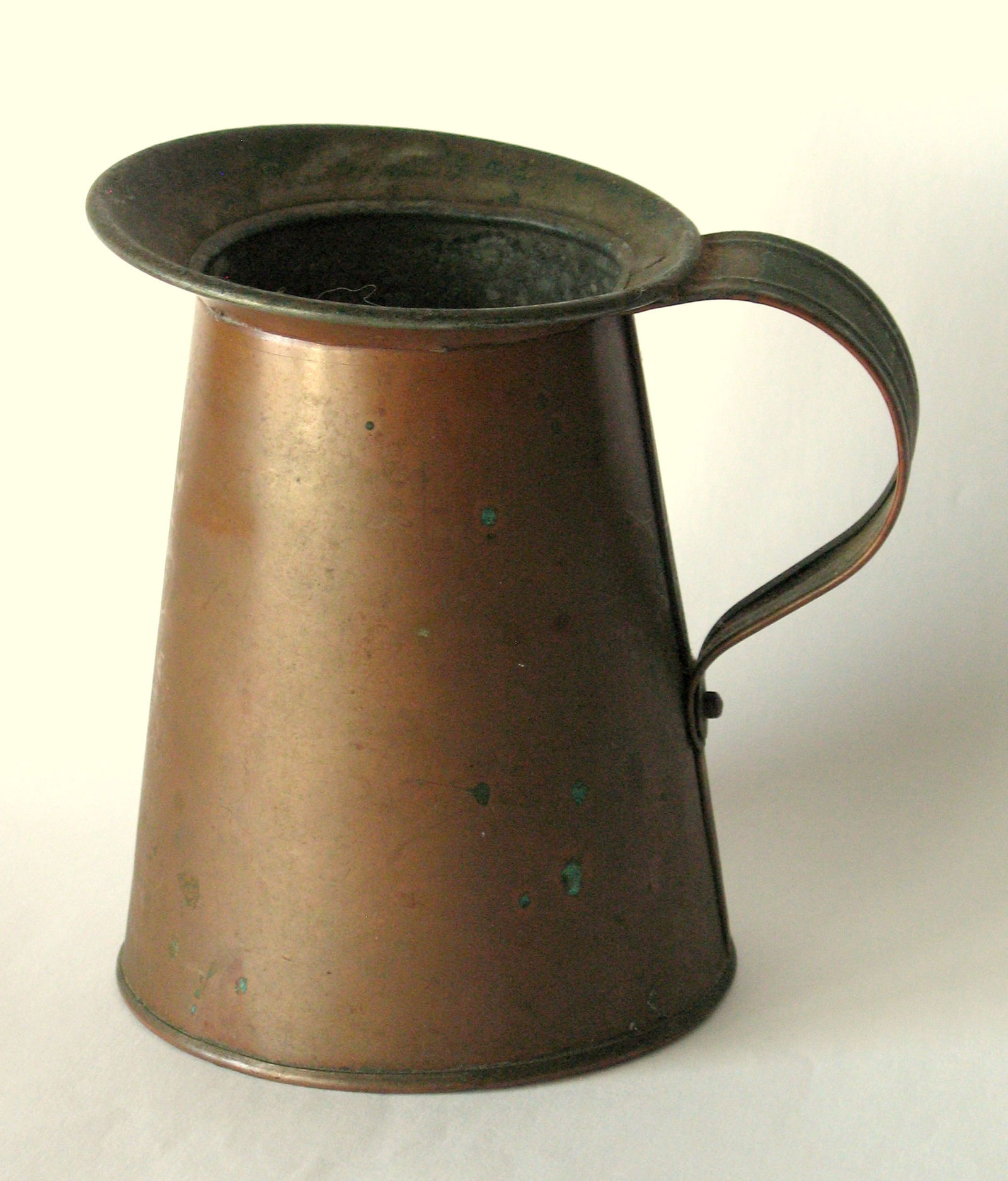 Antique small size copper country kitchen pitcher. (1 of 2)