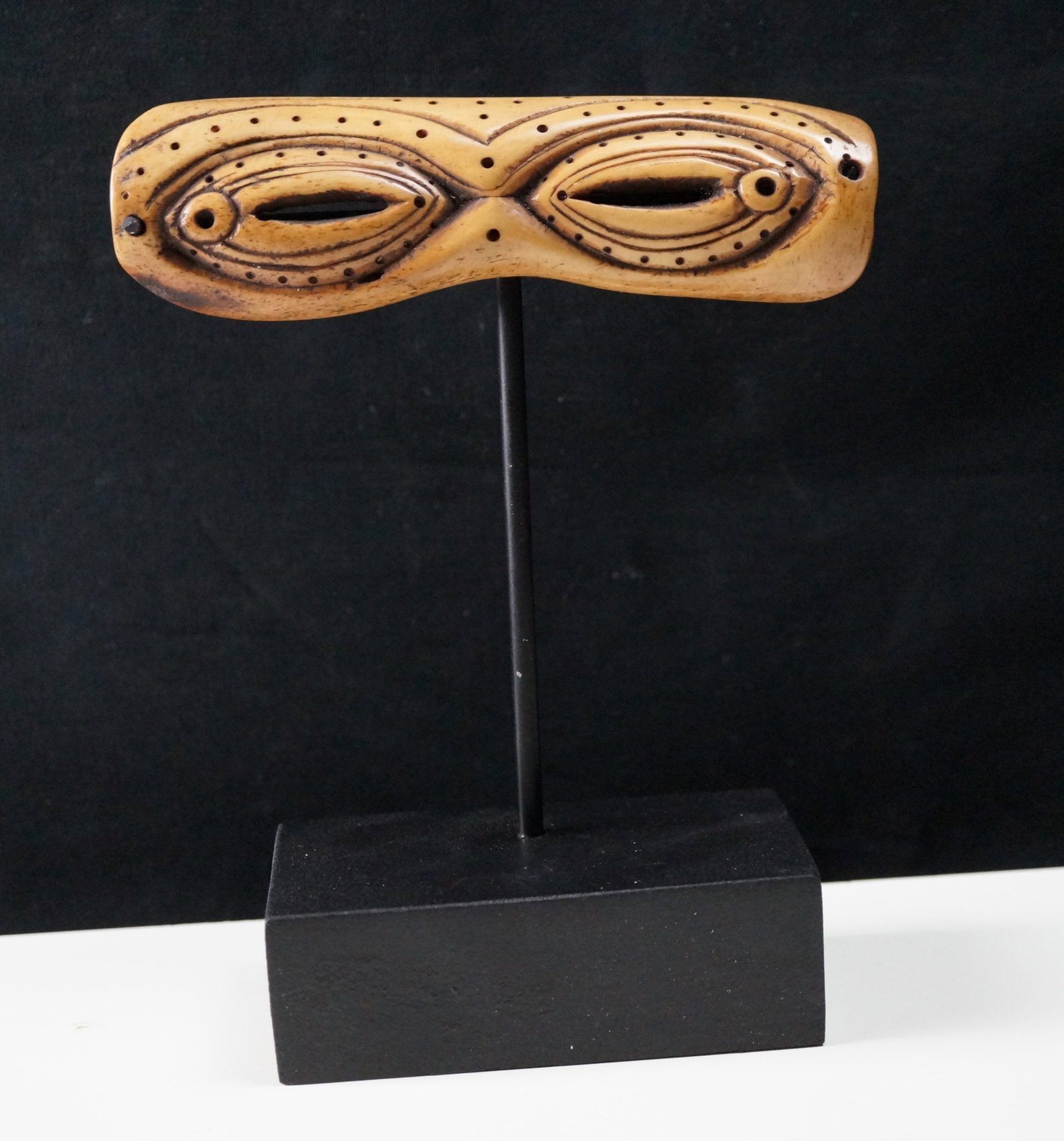 Antique Alaskan Native INUIT Snow Goggles: Title: Antique Alaskan Native INUIT Snow Goggles Date/Period: Early 20th century Origin: Alaska Dimension: 5.5 inches large - 70 grams Materials: Tusk Additional Information: Superb specimen of Eskimo