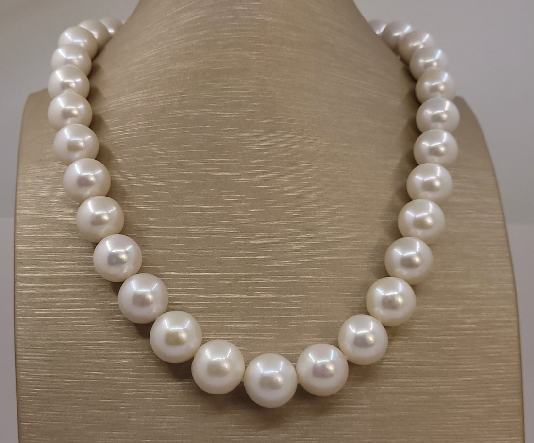 Necklace Huge Size - 13x14mm Round White Edison Pearls: Title: Necklace Huge Size - 13x14mm Round White Edison Pearls Description: This necklace will stand out for its radiant glow and unique large size ! Most freshwater pearls are nucleated by tissue, but