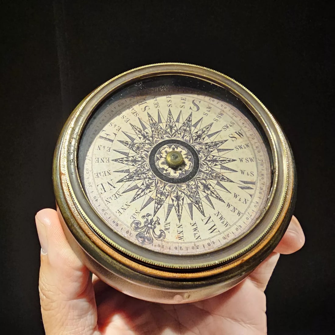 Turned Mahagony Wood Compass: 3 1/1" Wide compass Great reproduction hand turned mahogany base. Fully functional. Great for use or display. Certainly looks like a high end antique. Reserve: $35.00 Shipping: Domestic: Flat-rate of 