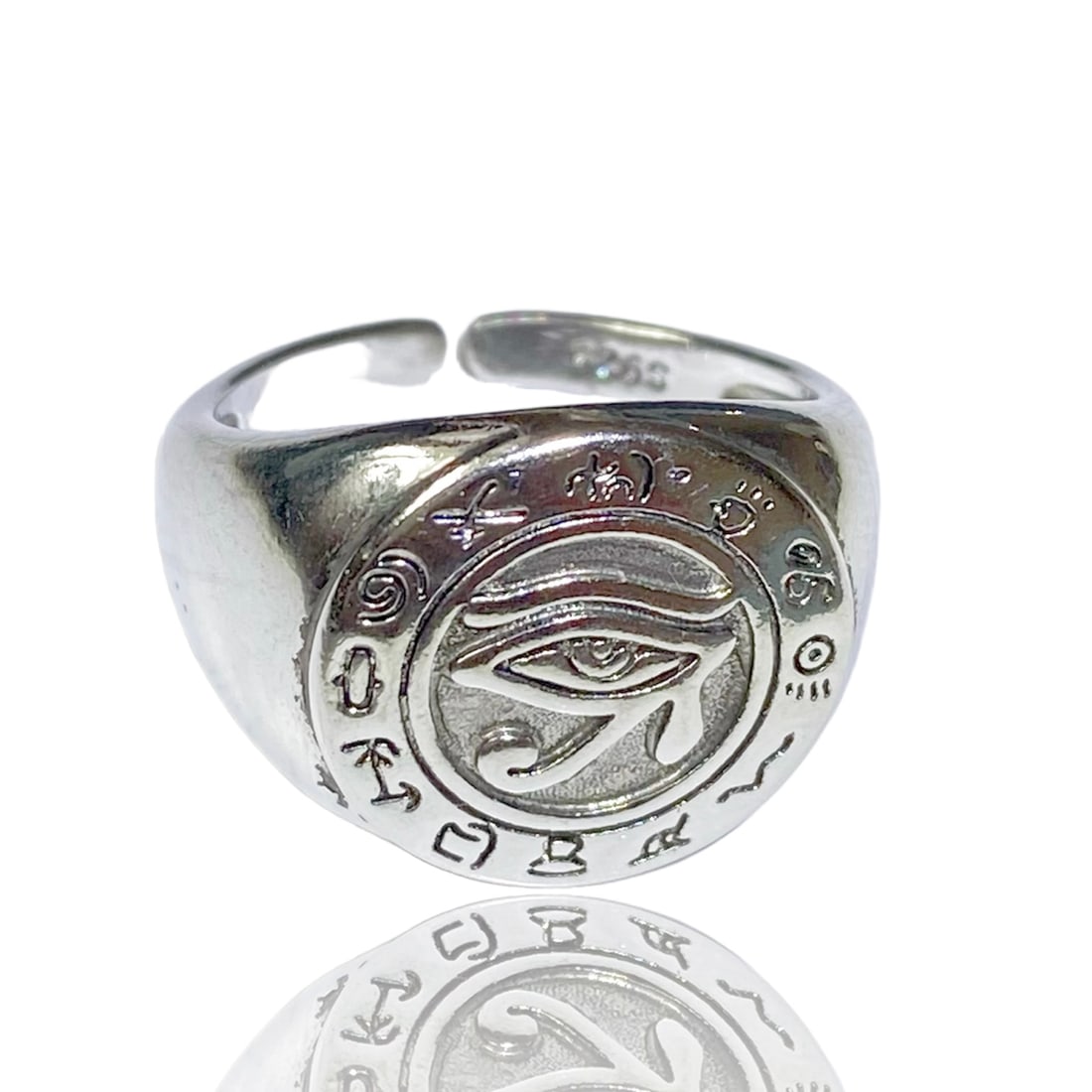 Vintage 925 Sterling Silver Eyes of Ancient Egypt Signet Ring: Title: Vintage 925 Sterling Silver Eyes of Ancient Egypt Signet Ring Description: EYE OF HORUS: The Eye of Horus, also known as wadjet, wedjat or udjat, is an ancient Egyptian symbol of protection, ro