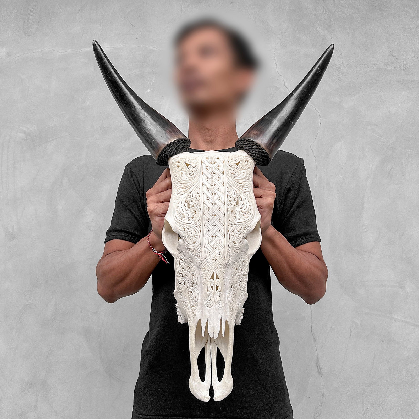 Carved white cow skull - Infinity Motif: Title: Carved white cow skull - Infinity Motif Maker: Unknown Origin:Indonesia Date/Period:2023 Materials:Bos Taurus, Bone, Horn Dimensions:Height: 59 cm / 23.2 inches Width: 42 cm / 16.5 inches Descr