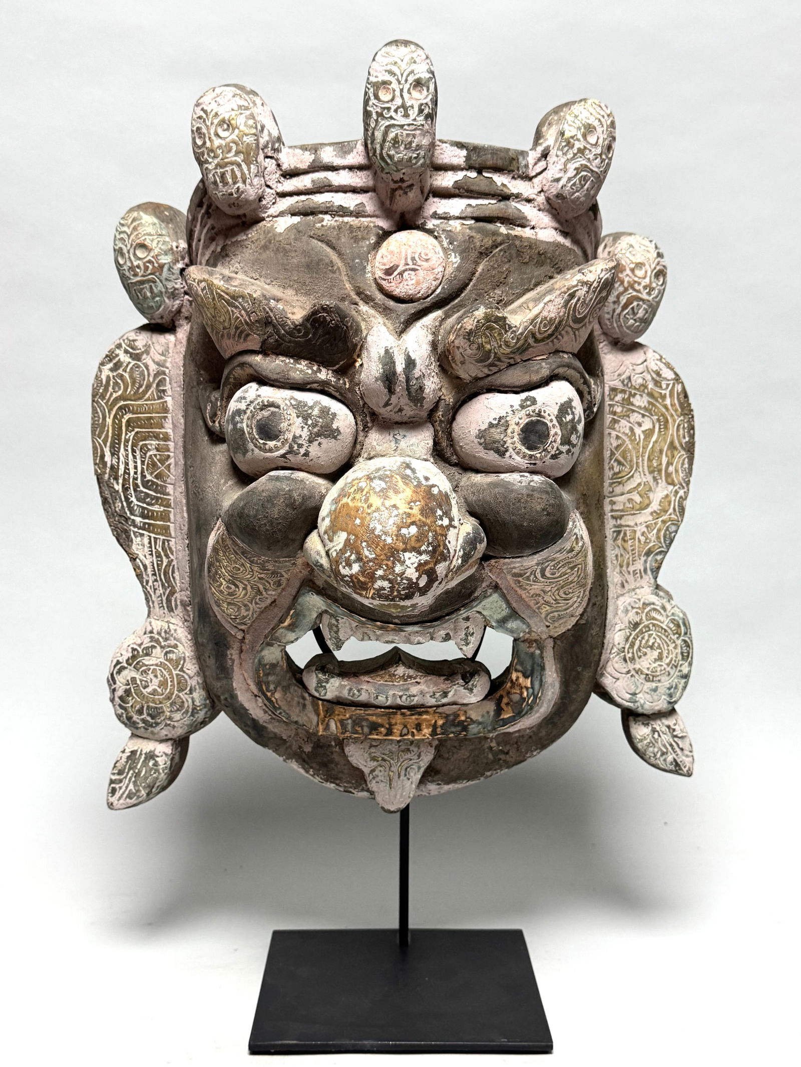 Tibetan Mahakala mask depicting A Dharmapala (Wraithful Deity) with A Crown of Skulls - Tibet (1 of 16)