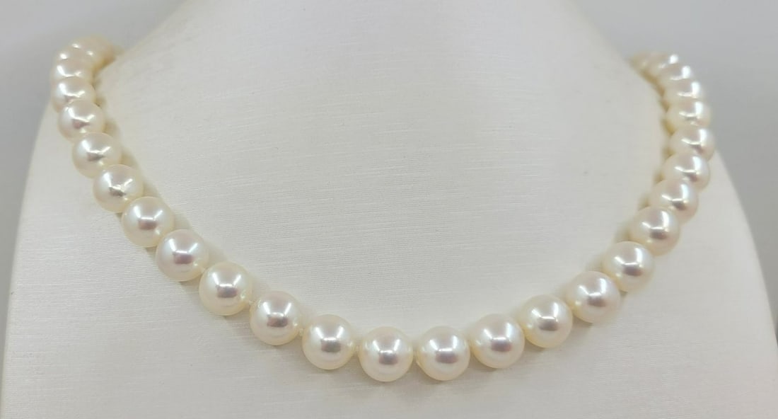 ALGT Certified Akoya Pearls - 9.1x9.3mm: Title:ALGT Certified Akoya Pearls - 9.1x9.3mm Description: This necklace is in the category of the Akoya Pearls according to the tested results and the P.S.L criteria. Originating from Japan, these pe