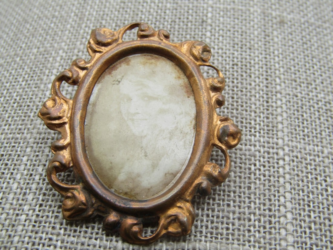 Vintage Photo Cameo Brooch, Rose Frame, C-Clasp, 1920's-1930'S, Mourning (1 of 5)