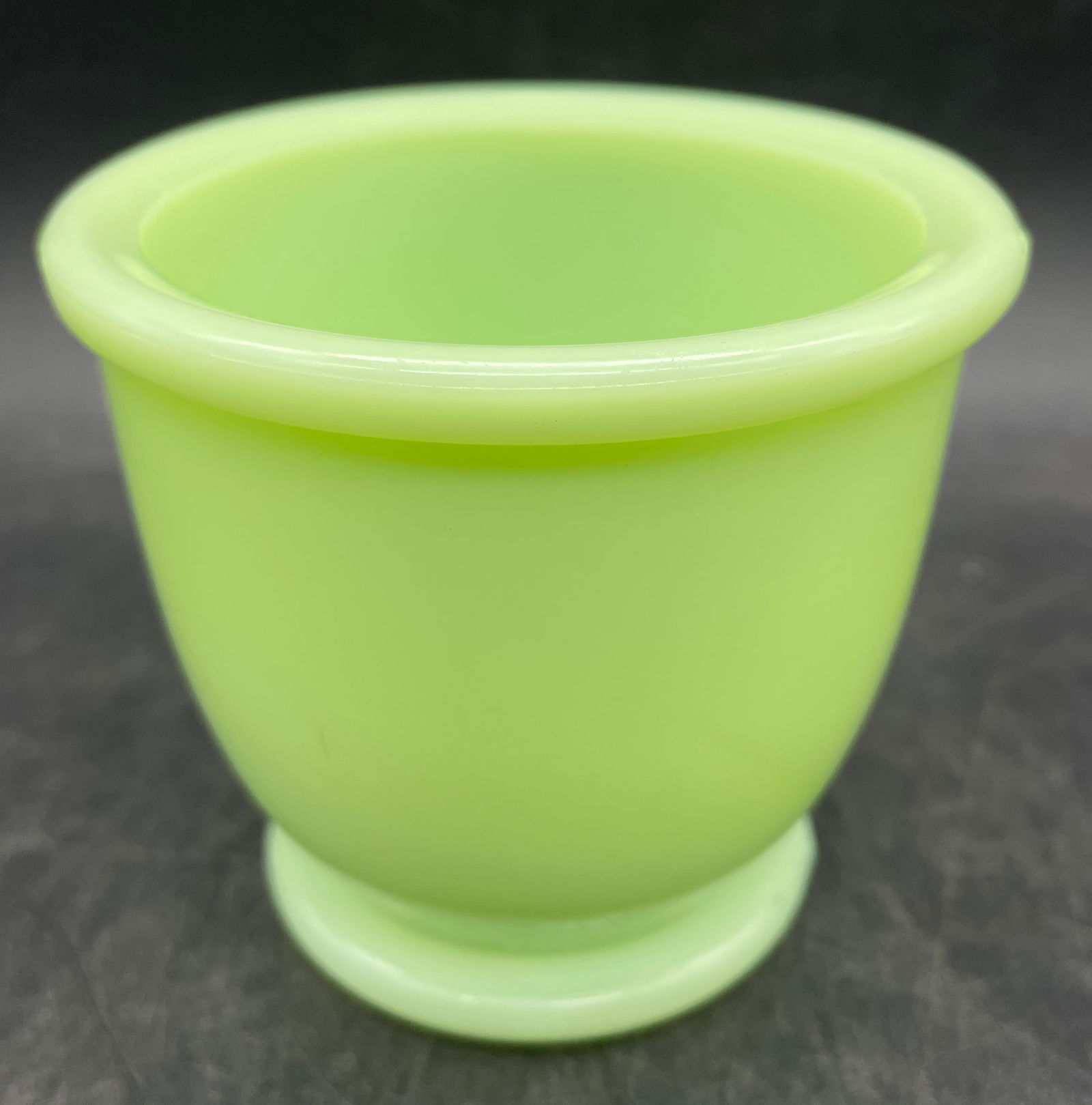 Vintage Jadeite Green Custard Cup Egg Cup Jeanette Glass Glows Uranium (1 of 8)
