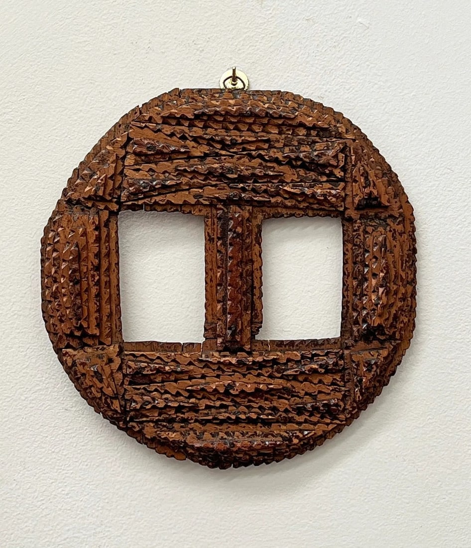 Circular Double Opening Tramp Art Frame (1 of 2)