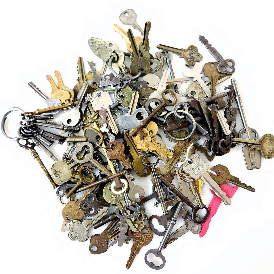 Vintage Metal Key Collection (1 of 5)