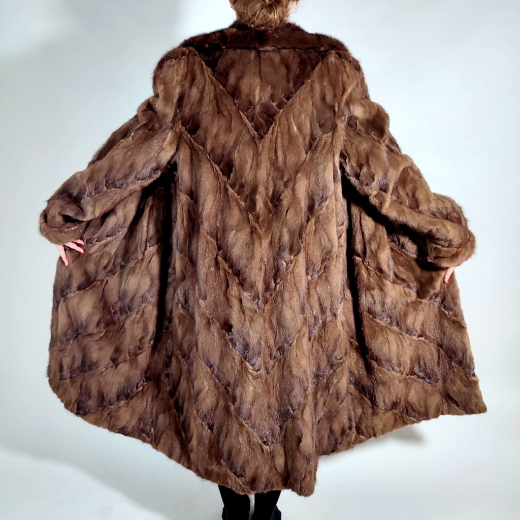 SAGA DESIGNER MINK FUR COAT EU: 3XL; US: 26 (1 of 14)