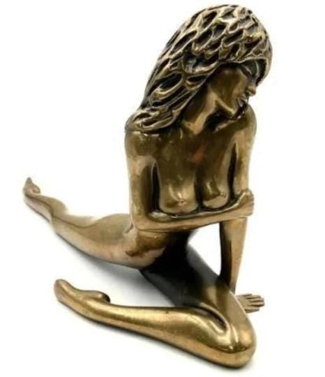 Vintage Tom Bennett "Autumn" Bronze Nude Female Dancer Sculpture: Height: 10.5 inches Width: 18 inches Vintage Limited Edition Tom Bennett Hand-Signed & Numbered "Autumn"Bronze Nude Female Dancer Sculpture The Limited Edition Tom Bennett "Autumn"Bronze Nude Fema