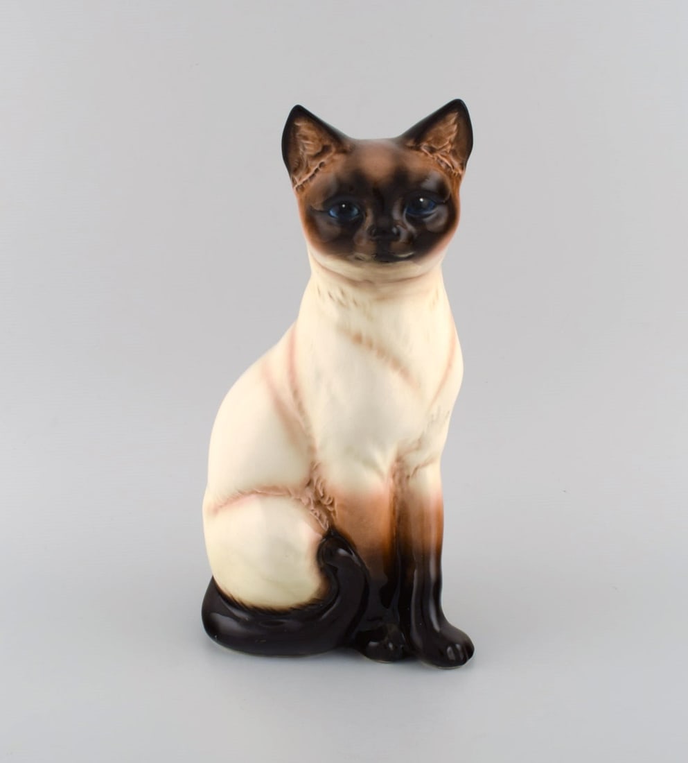 Goebel, West Germany. Large porcelain cat. 1970/80s. (1 of 7)