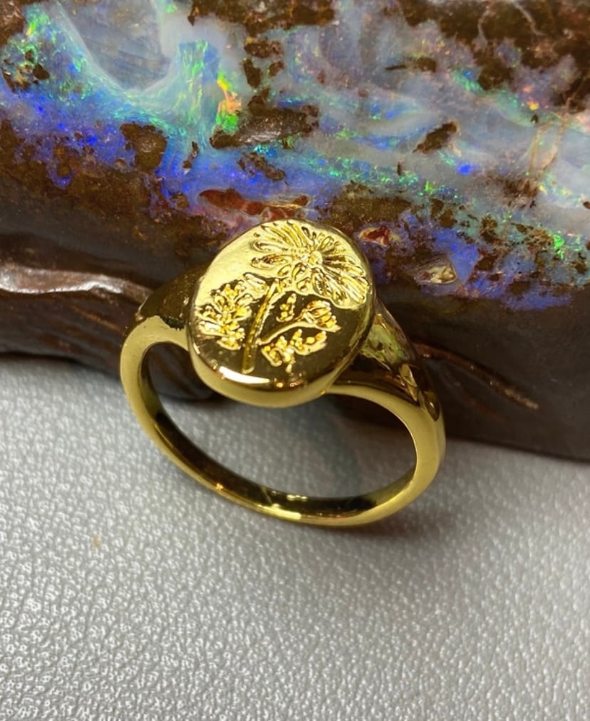 Vintage 18K gold plated silver flower signet ring (1 of 5)