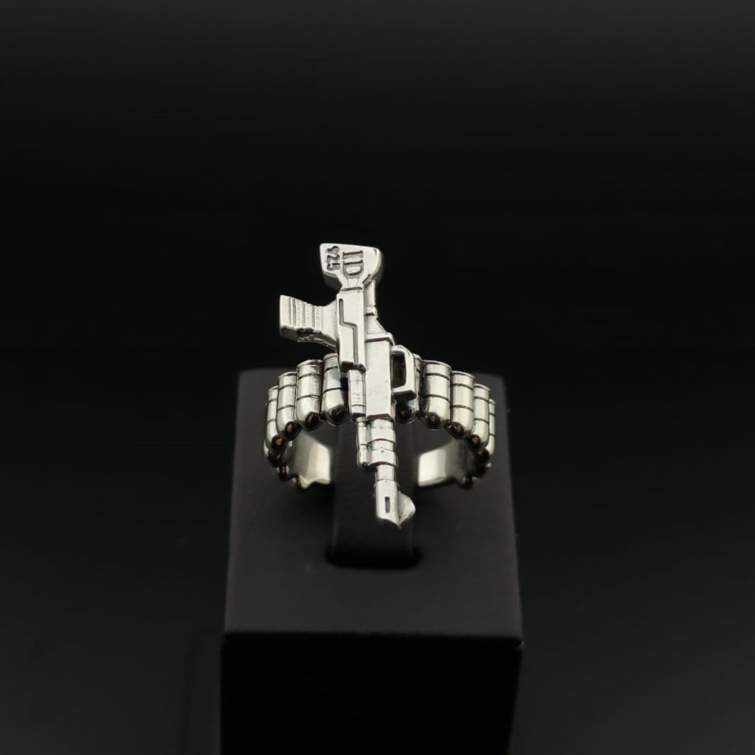 925 Silver Riffle and Bullet Ring. (1 of 7)