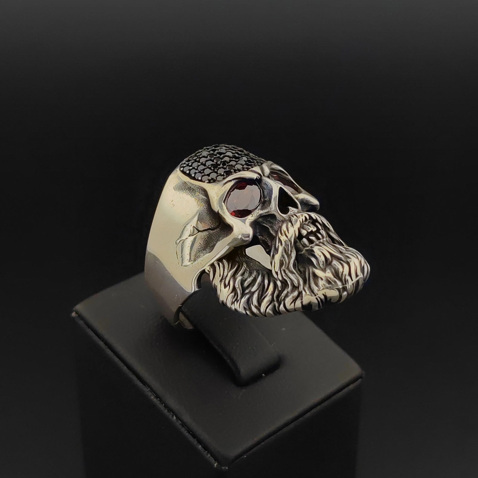 925 Silver Bearded Skull Ring (1 of 7)