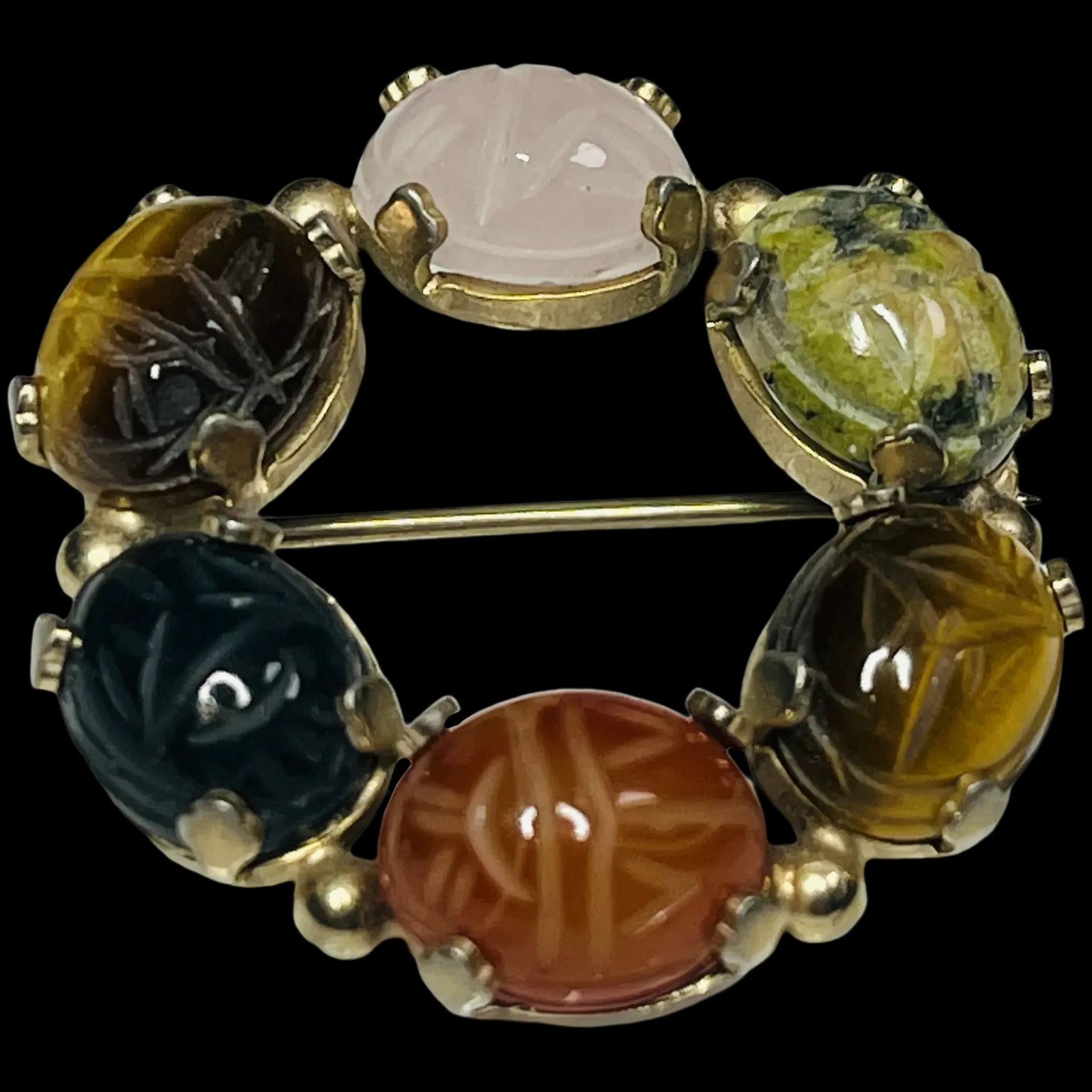 Vintage Burt Cassell Genuine Gemstones Carved Scarab 12 KT Gold Filled Brooch: Title: Vintage Burt Cassell Genuine Gemstones Carved Scarab 12 KT Gold Filled Brooch Description: Vintage Burt Cassell Genuine Gemstones Carved Scarab 12 KT Gold Filled Brooch Hallmarked Burt Cassell 