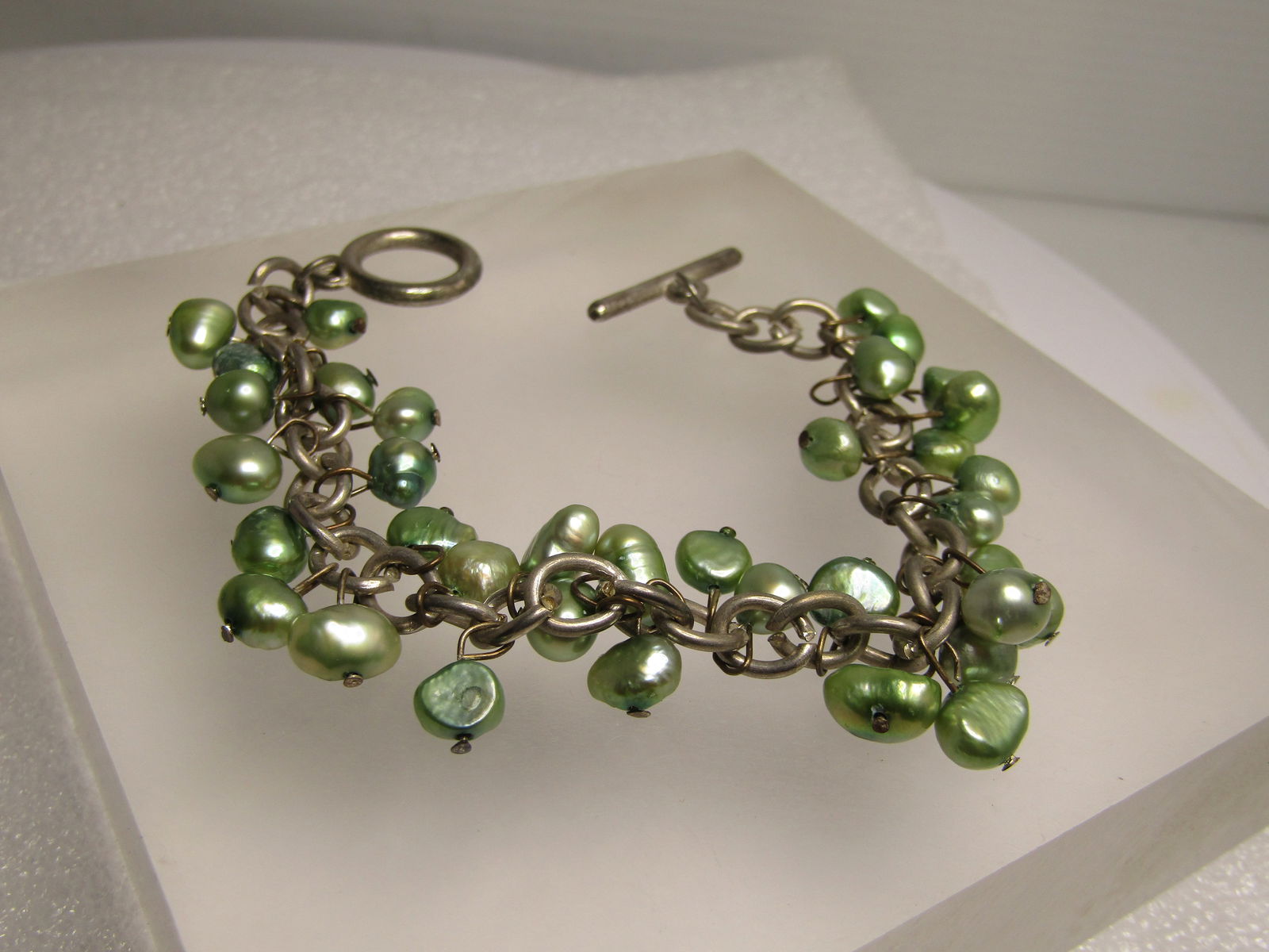 Vintage Light Green Faux Pearl Bracelet, Dangle, Toggle Clasp, 8" (1 of 4)