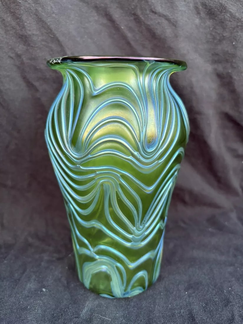 Loetz Creta Formosa Art Glass Vase (1 of 5)