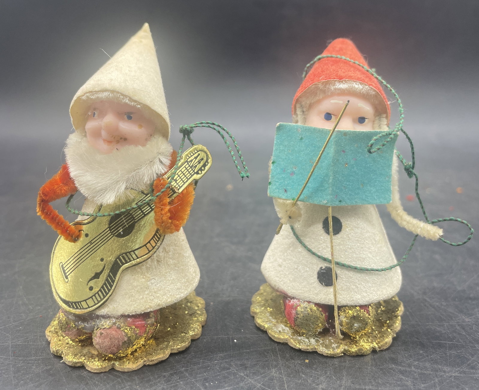 Vintage Elf Gnome Christmas Ornaments Japan: Title: Vintage Elf Gnome Christmas Ornaments Japan Date/Period: APPROX 1950'S Dimension: --- Material: mixed materials Additional Information: Vintage Elf Gnome Christmas Ornaments Japan Shipping: Dom