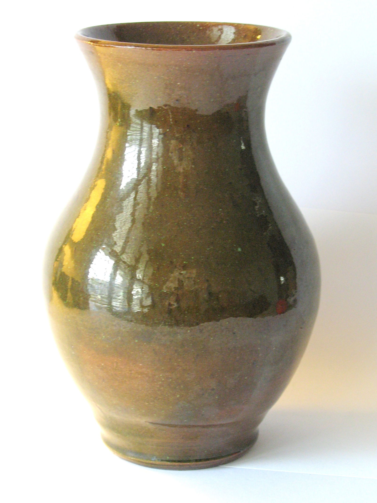 Antique red ware pottery vase. (1 of 4)
