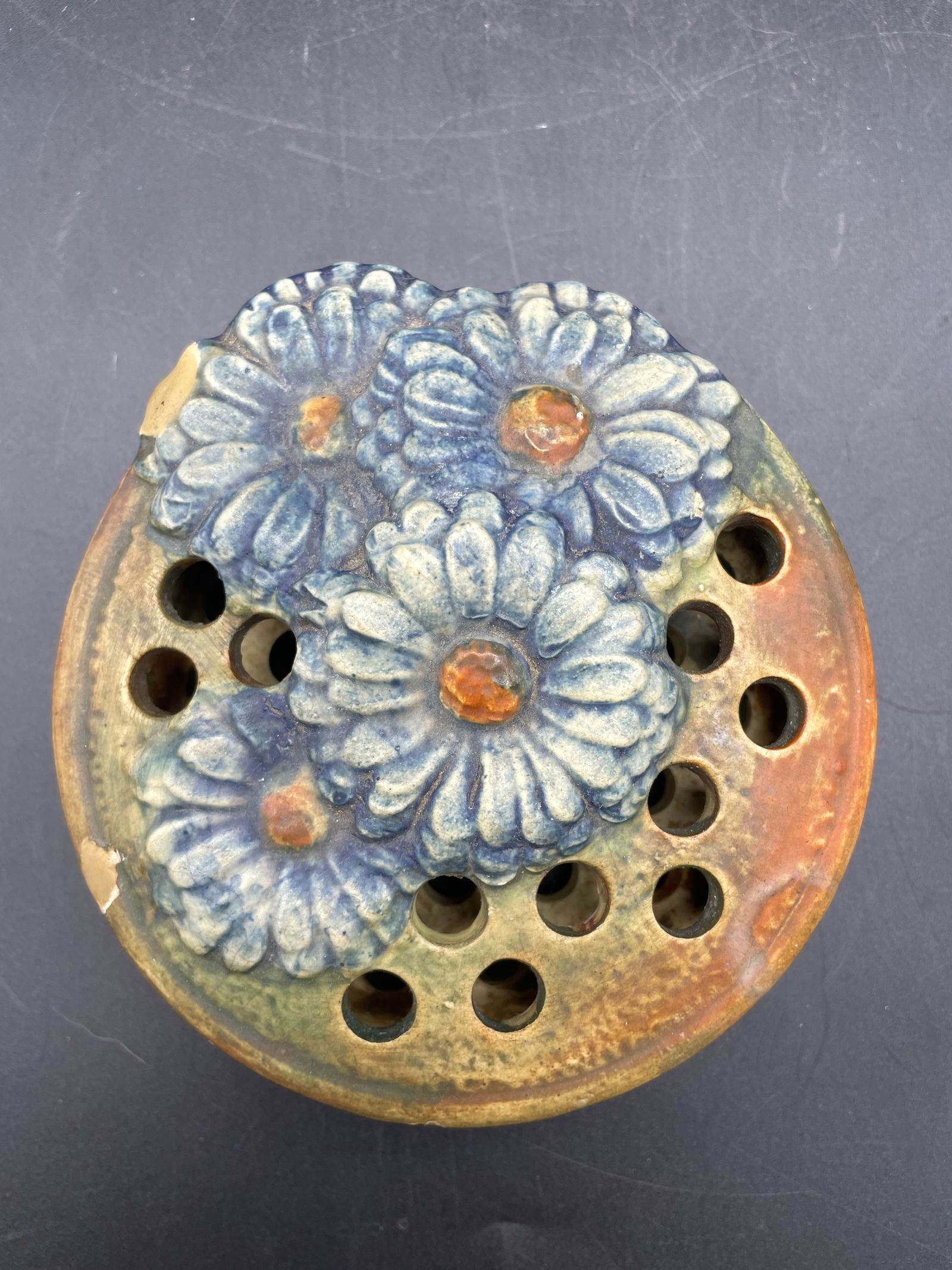 Vintage Weller Muskota Daisy Art Pottery Flower Frog (1 of 8)