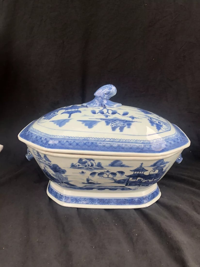 Chinese Export Porcelain Canton Soup Tureen (1 of 7)