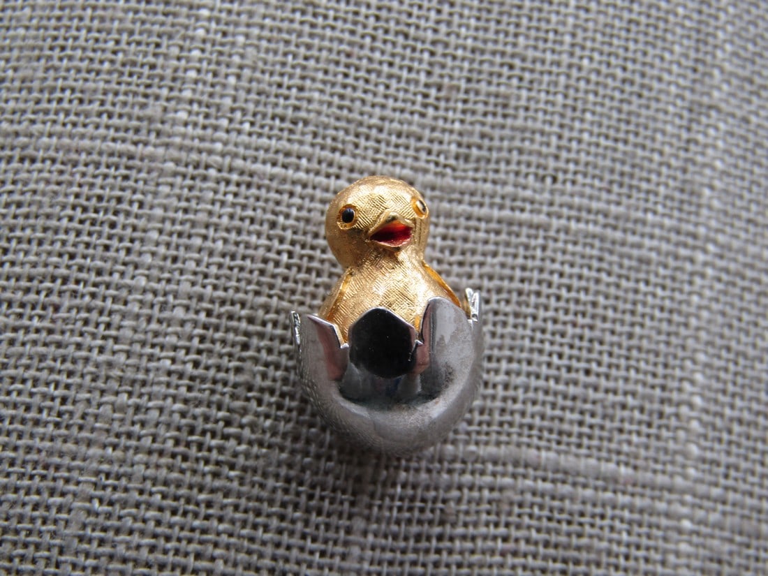 Vintage Two-Tone Chick & Egg Tie Tack Pin, Avon (1 of 5)