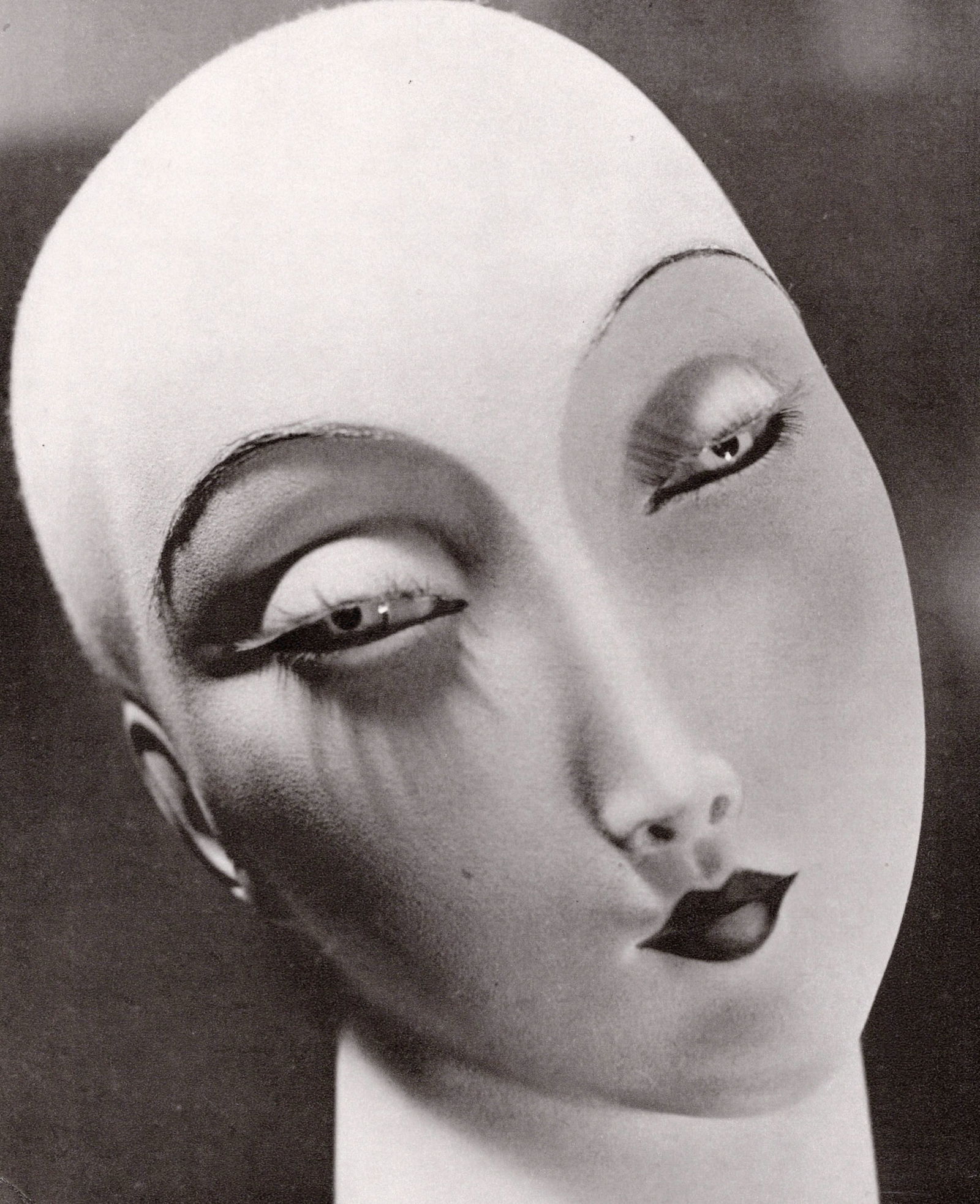 ERWIN BLUMENFELD - Manequin, Amsterdam, 1933: Artist: ERWIN BLUMENFELD Print Title: Manequin, Amsterdam, 1933 Medium: Authentic Vintage Sheet-fed photogravure Printed 1982 in Italy, folio unnumbered/1000 Image size (inches) approx. 10 x 8.5”