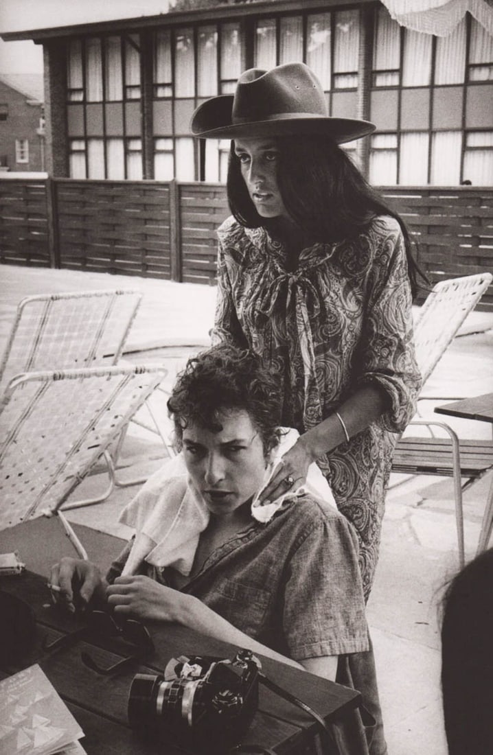 JIM MARSHALL - Bob Dylan and Joan Baez, Newport, RI, 1964: Artist: JIM MARSHALL Print Title: Bob Dylan and Joan Baez, Newport, RI, 1964 Printing Date: 1990’s Medium: Duotone Photolithograph Printed in: Italy Image Size: approx. 8.5 x 5.5” Addition