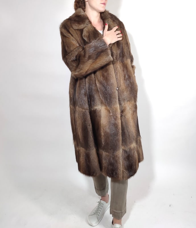 MUSKRAT FUR COAT EU:XL US:20 (1 of 9)