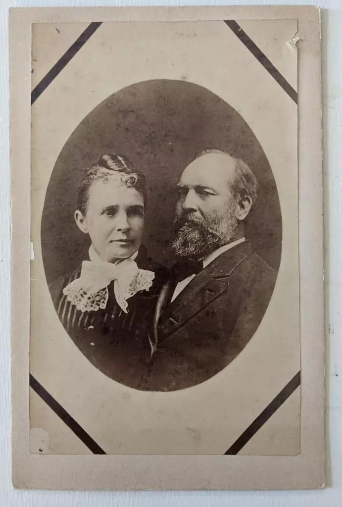 ca. 1880 s CABINET CARD PHOTOGRAPH COLLAGE of PRESIDENT JAMES GARFIELD w WIFE (1 of 2)