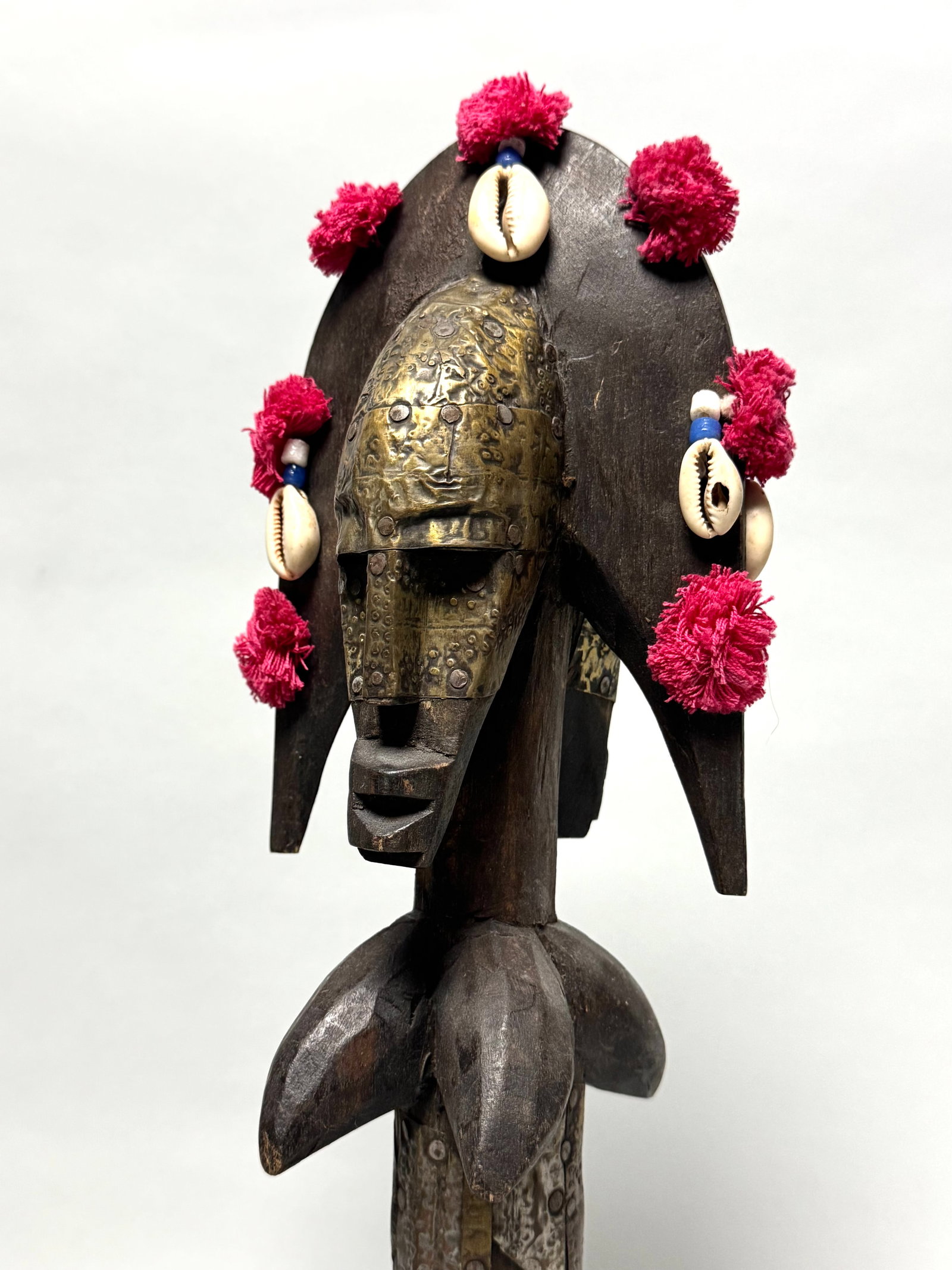 Janus Figure - Bambara, Mali, Afrika: This exquisite Janus figure from the Bambara people of Mali, Africa, is a remarkable piece of traditional African art. Janus figures are known for their dual-faced design, representing duality, balanc