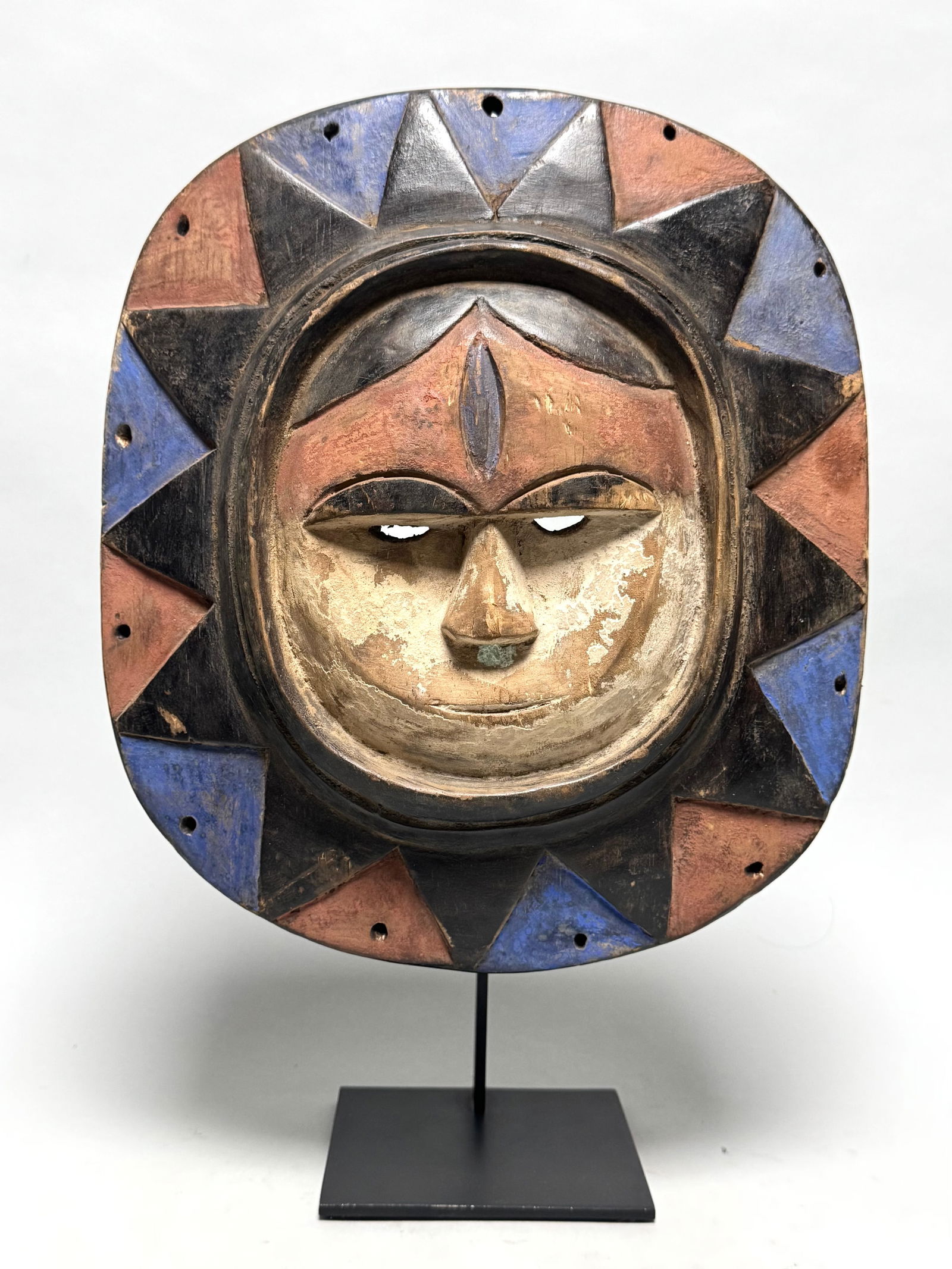 Sun mask from Nigeria (1 of 9)