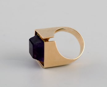 Allan Børge Larsen. Danish goldsmith (active 1967-2006). Modernist vintage ring in 14 carat