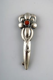Danish Art Nouveau brooch in silver. Early 1900s.