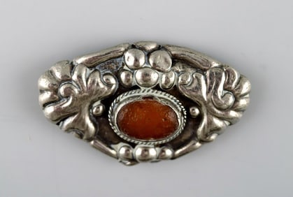 Danish Art Nouveau brooch in silver. Early 1900s.
