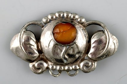 Danish Art Nouveau brooch in silver. Early 1900s.