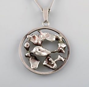 Ekenäs gold Nandor Kocsan, Hungarian-Swedish silversmith. Modernist silver necklace with