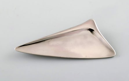 Henning Koppel for Georg Jensen. Modernist brooch in sterling silver. Design number 327.
