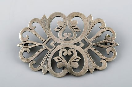 Danish Art Nouveau brooch in silver. Early 1900s.