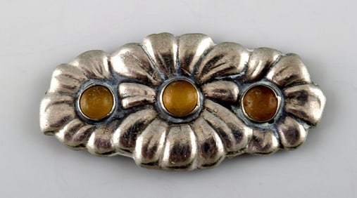 Danish Art Nouveau brooch in silver. Early 1900s.