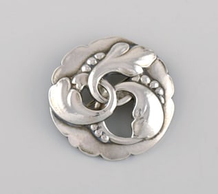 Georg Jensen brooch in sterling silver. Design 20.