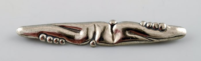Danish Art Nouveau brooch in silver. Early 1900s.