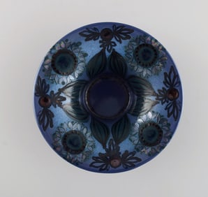 Hilkka-Liisa Ahola (1920-2009) for Arabia. Bowl in glazed ceramics with hand-painted flowers.