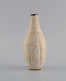 Körting, Germany. Unique vase in glazed stoneware. Beautiful speckled glaze in sand shades.