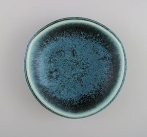 Berndt Friberg (1899-1981) for Gustavsberg. Selecta bowl in glazed ceramics. Beautiful glaze in